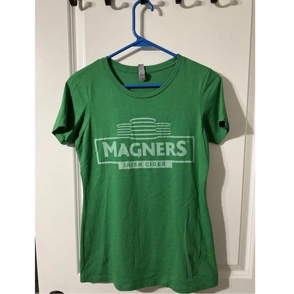 MAGNERS IRISH CIDER green Sz Medium Women’s Shirt